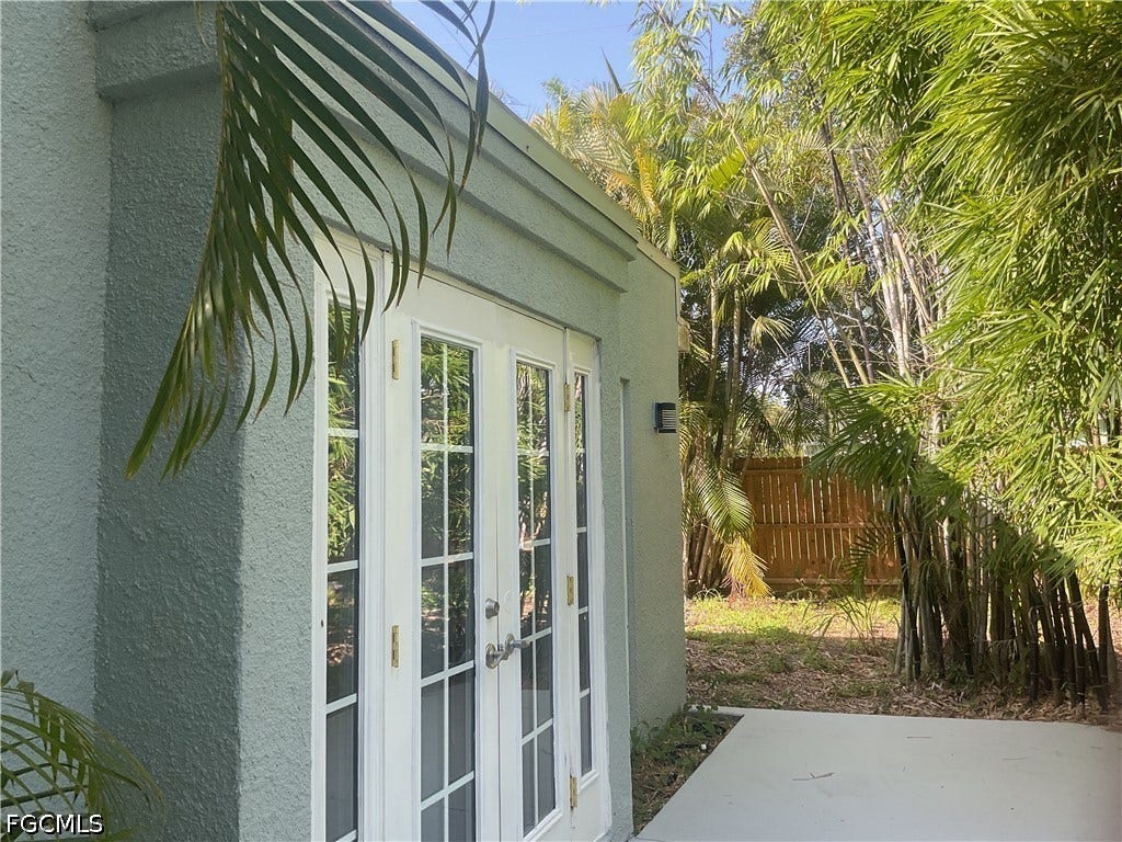 817/825 Julia Street, Fort Myers, FL 33916 817/825 Julia Street, Fort Myers, FL 33916