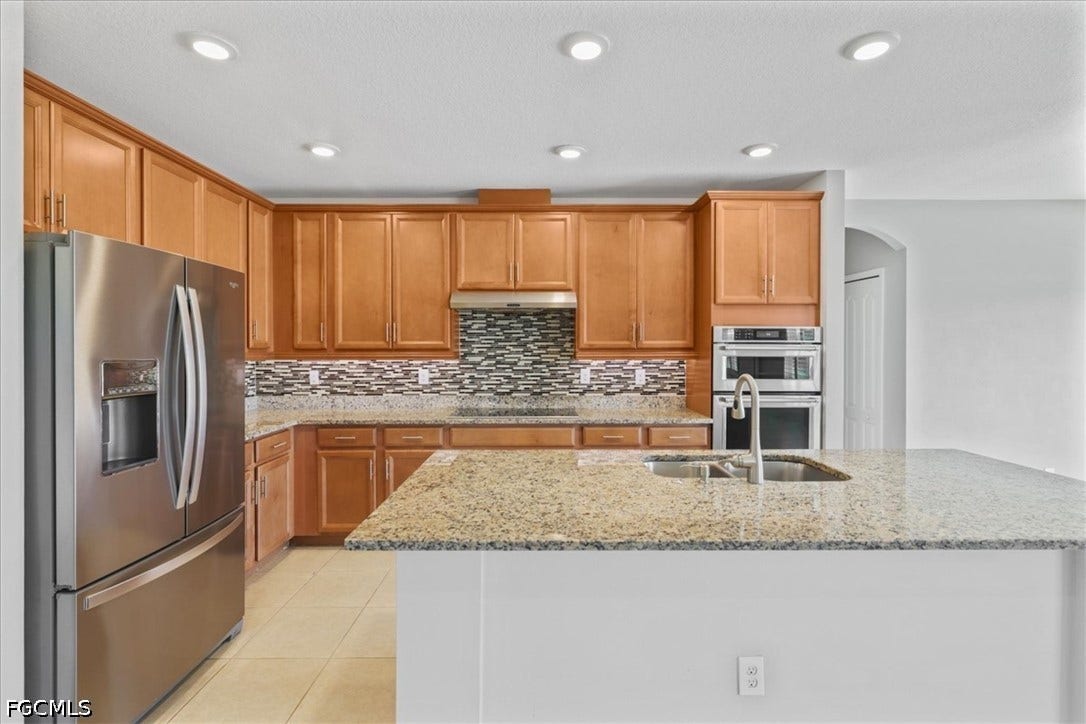529 SW 26th Terrace, Cape Coral, FL 33914 529 SW 26th Terrace, Cape Coral, FL 33914