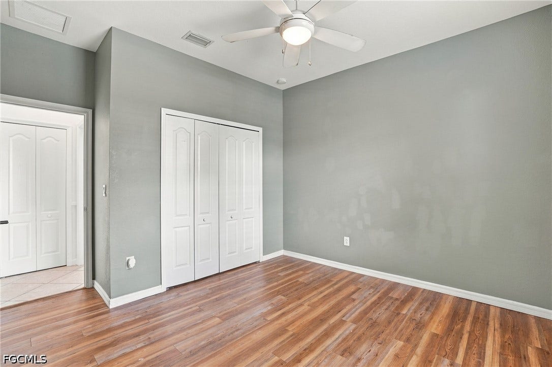 2446 Heydon Circle E, Naples, FL 34120
