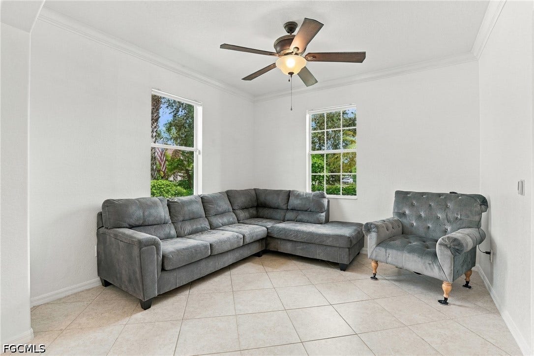 2446 Heydon Circle E, Naples, FL 34120