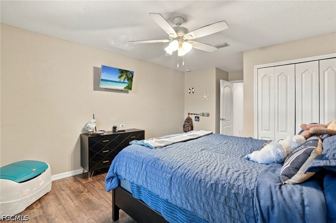 2446 Heydon Circle E, Naples, FL 34120