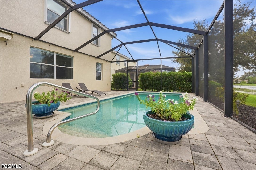 2446 Heydon Circle E, Naples, FL 34120