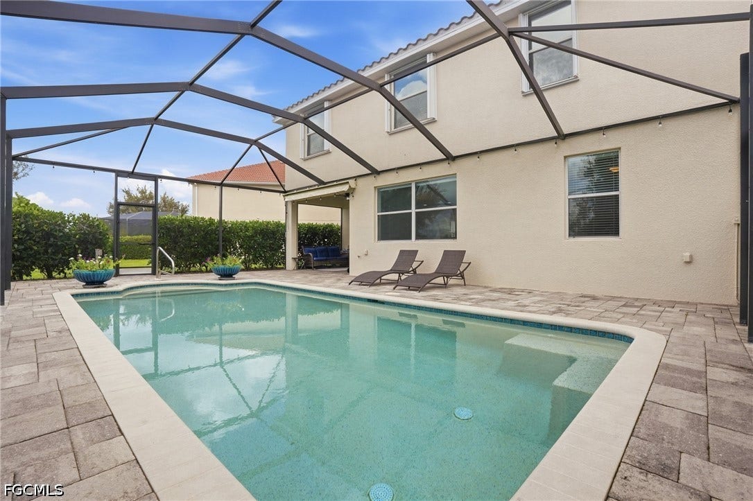 2446 Heydon Circle E, Naples, FL 34120