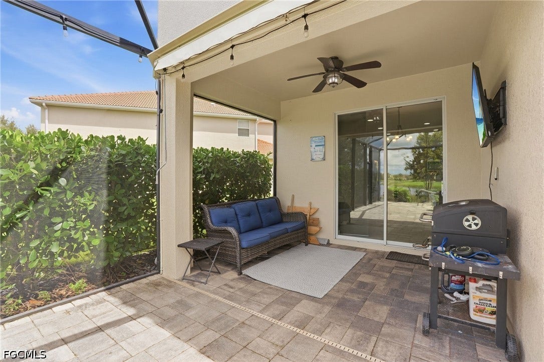 2446 Heydon Circle E, Naples, FL 34120