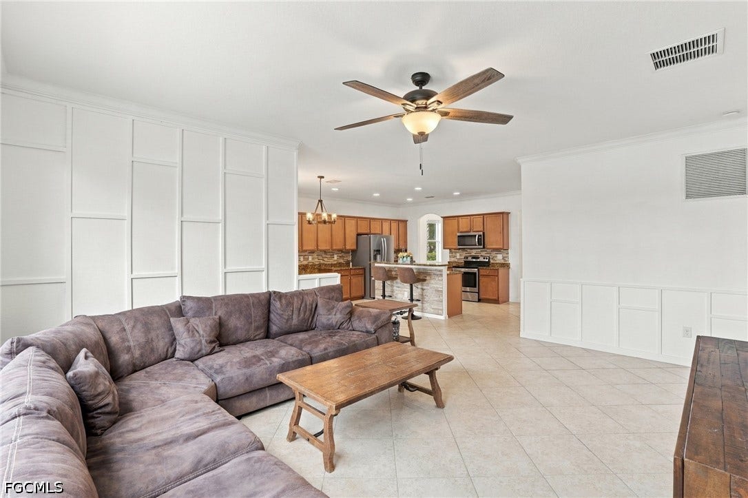 2446 Heydon Circle E, Naples, FL 34120