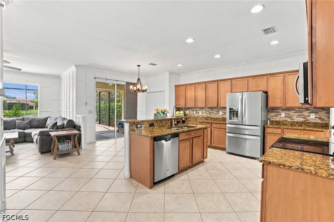 2446 Heydon Circle E, Naples, FL 34120