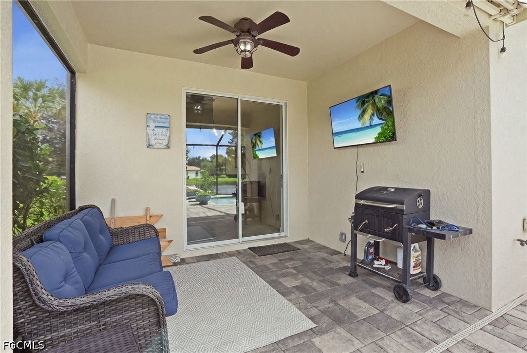 2446 Heydon Circle E, Naples, FL 34120