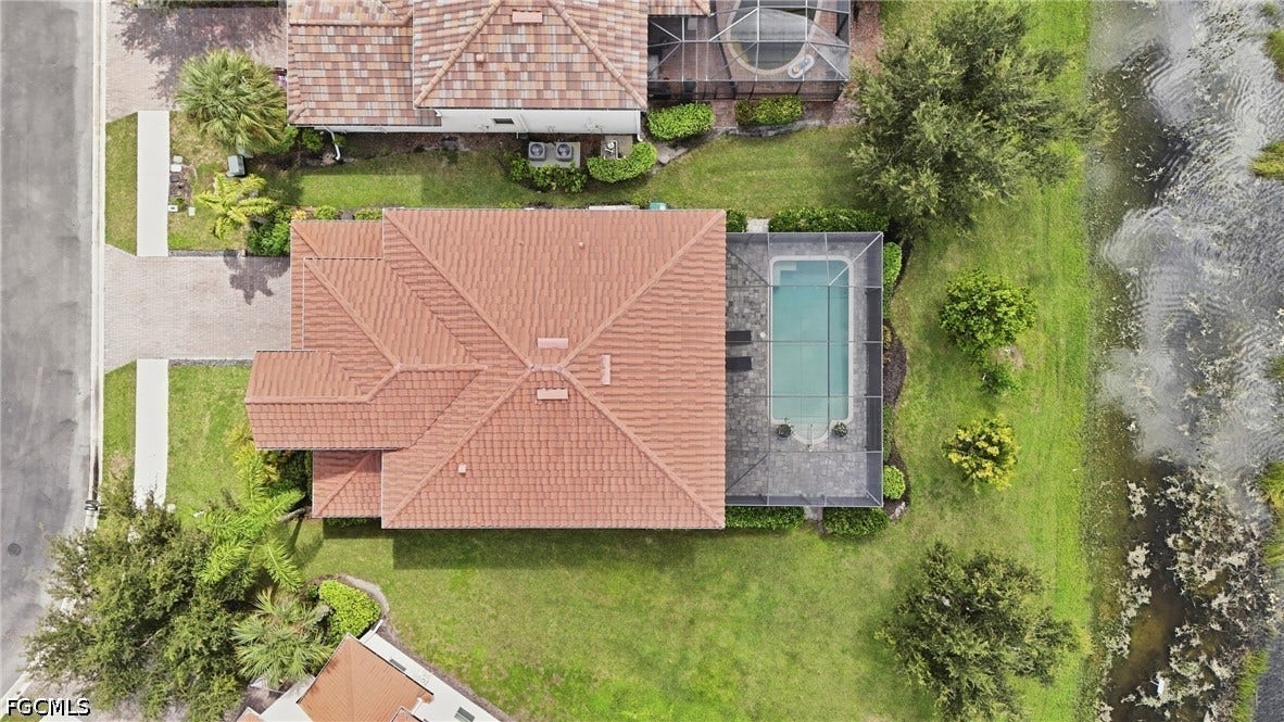 2446 Heydon Circle E, Naples, FL 34120