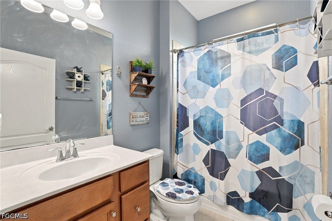 2446 Heydon Circle E, Naples, FL 34120