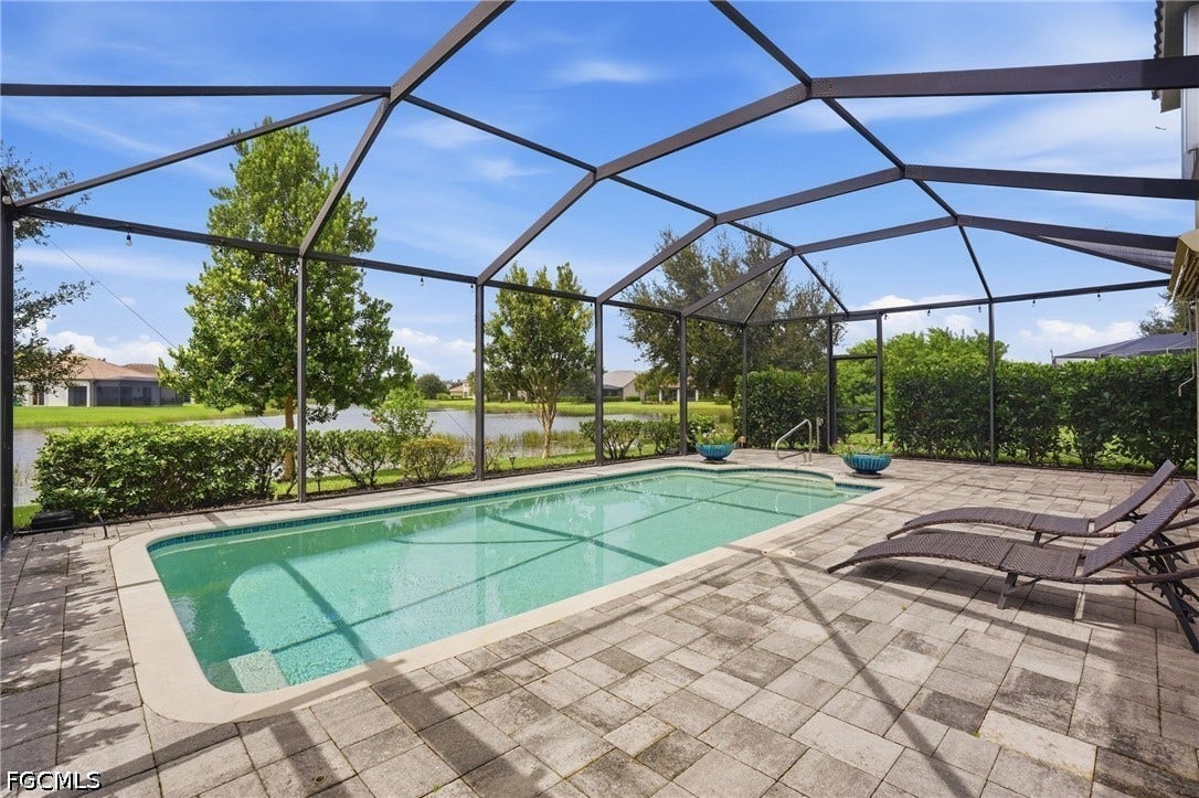 2446 Heydon Circle E, Naples, FL 34120