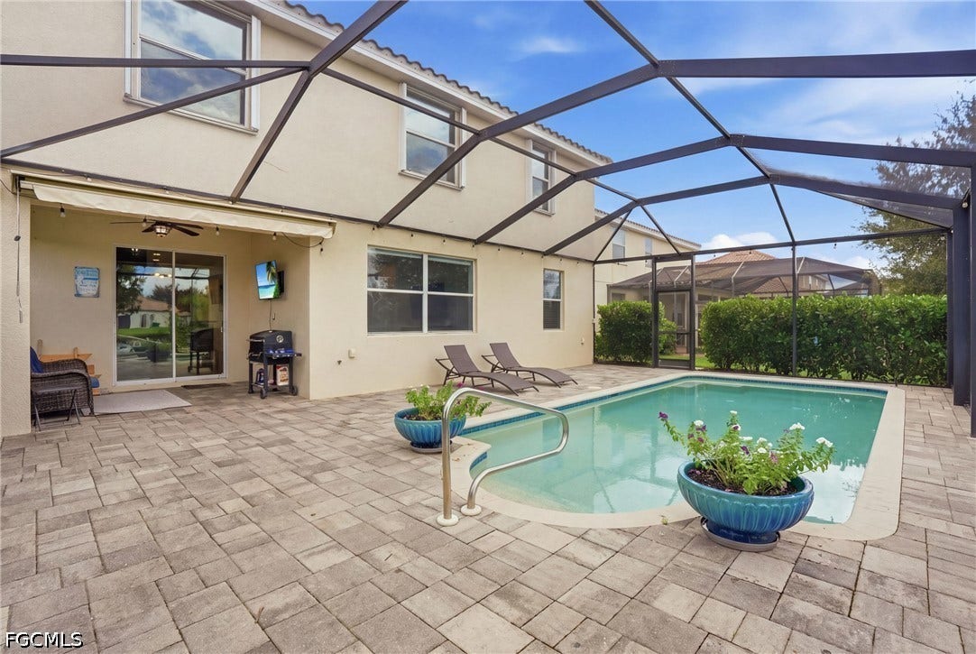 2446 Heydon Circle E, Naples, FL 34120