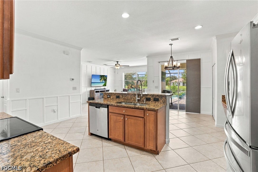2446 Heydon Circle E, Naples, FL 34120