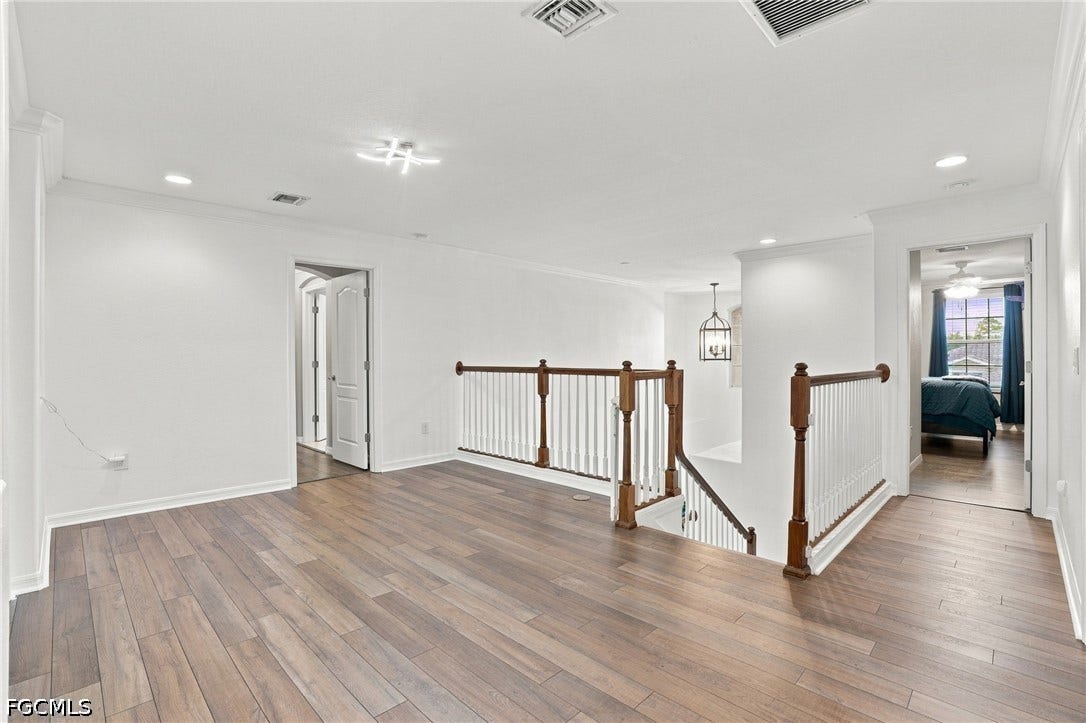 2446 Heydon Circle E, Naples, FL 34120