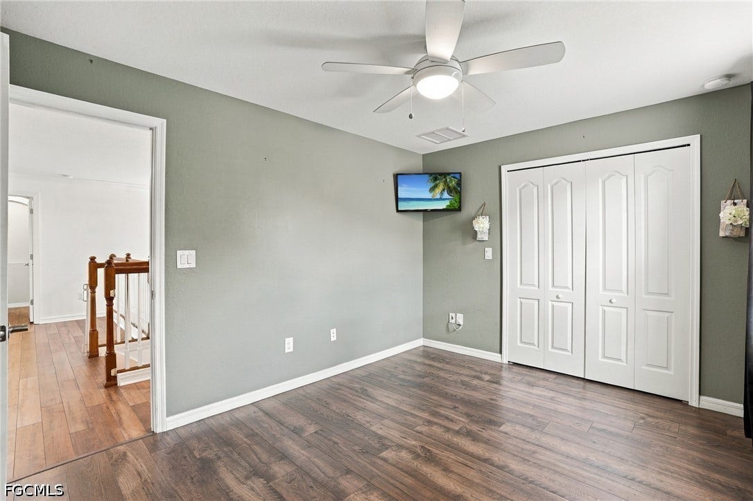 2446 Heydon Circle E, Naples, FL 34120