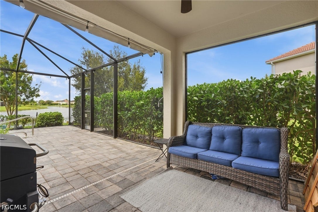 2446 Heydon Circle E, Naples, FL 34120