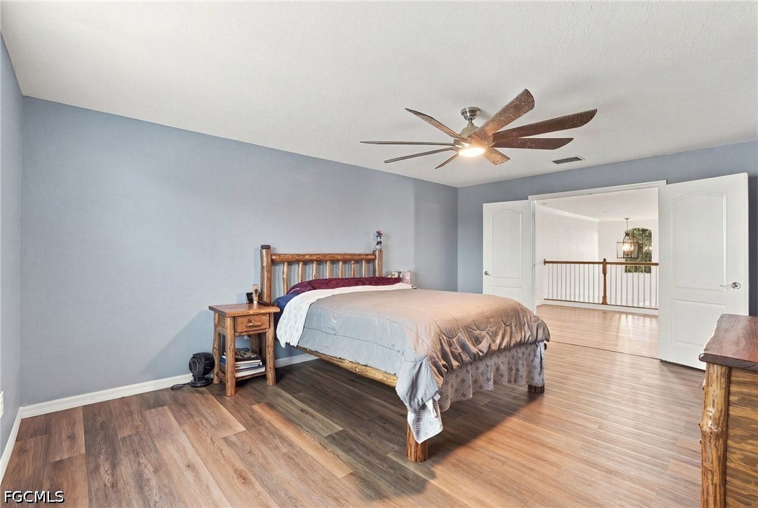 2446 Heydon Circle E, Naples, FL 34120