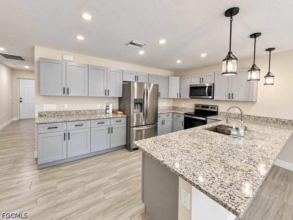 7360/7364 Carrier Road, Fort Myers, FL 33967