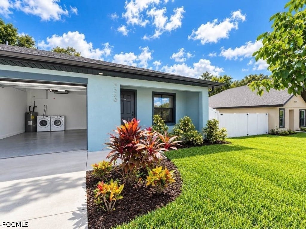 7360/7364 Carrier Road, Fort Myers, FL 33967