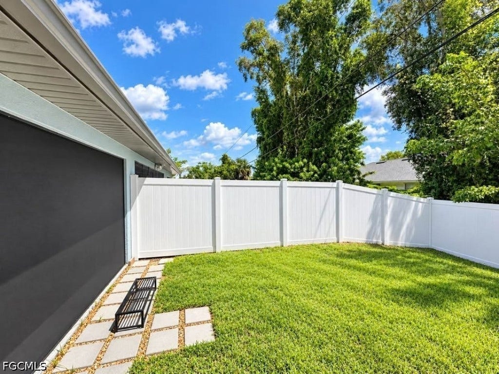 7360/7364 Carrier Road, Fort Myers, FL 33967