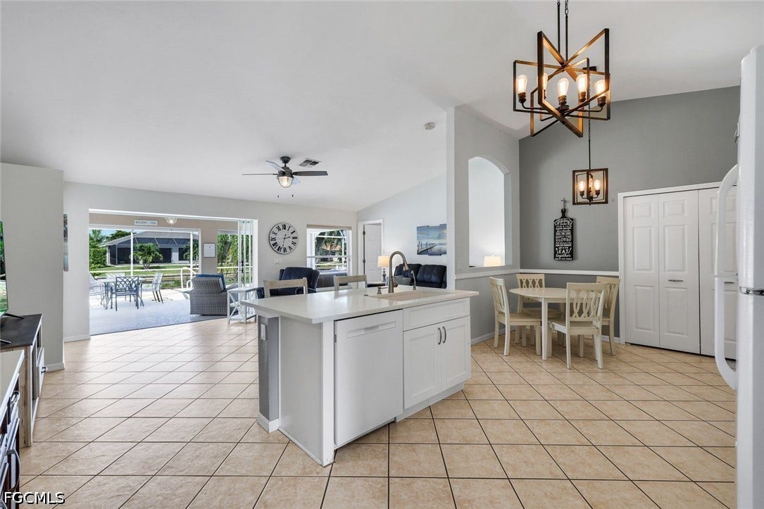 615 SW 39th Terrace, Cape Coral, FL 33914 615 SW 39th Terrace, Cape Coral, FL 33914