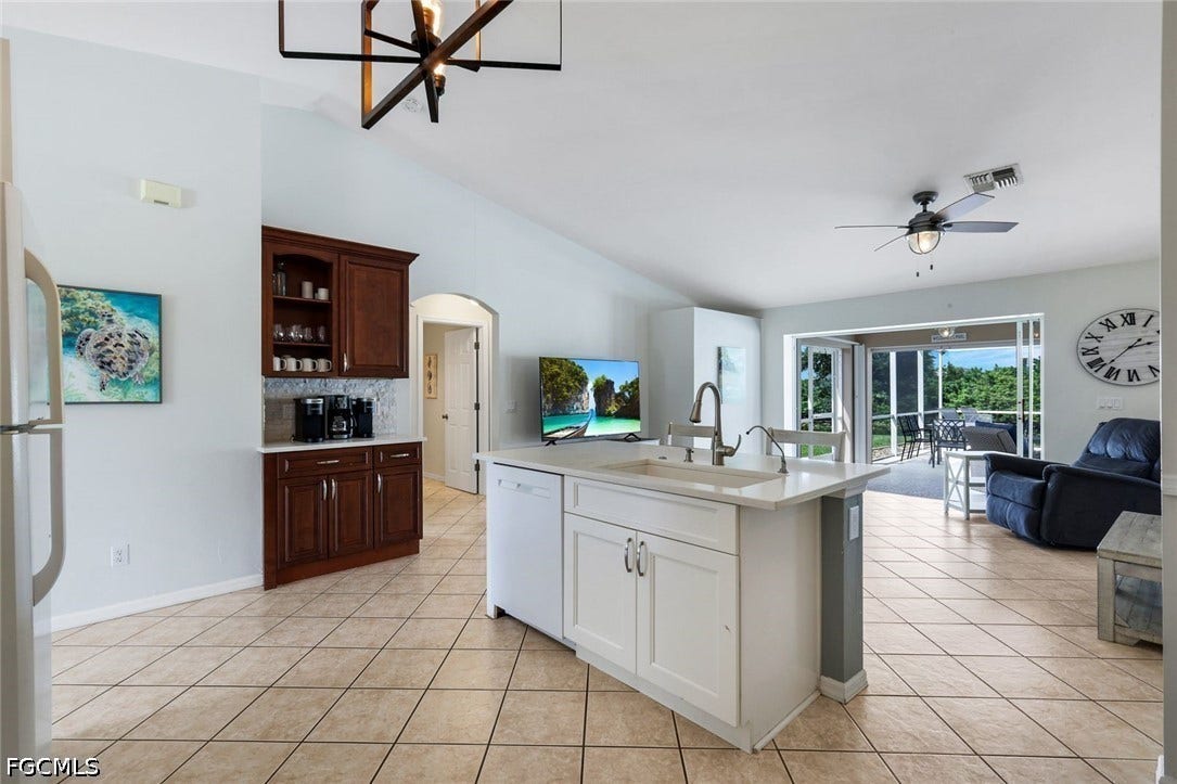 615 SW 39th Terrace, Cape Coral, FL 33914 615 SW 39th Terrace, Cape Coral, FL 33914