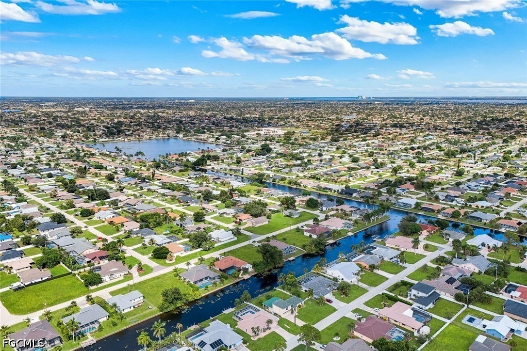 615 SW 39th Terrace, Cape Coral, FL 33914 615 SW 39th Terrace, Cape Coral, FL 33914