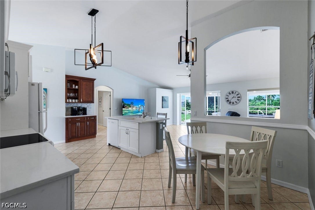 615 SW 39th Terrace, Cape Coral, FL 33914 615 SW 39th Terrace, Cape Coral, FL 33914
