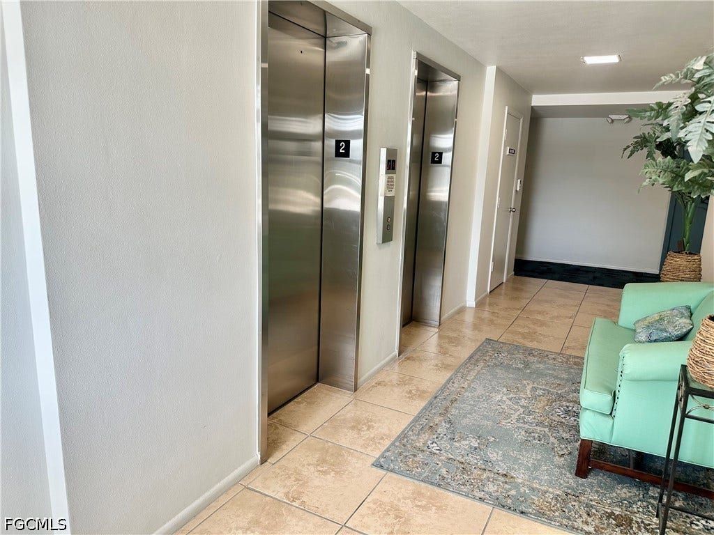 1900 Clifford Street, #204, Fort Myers, FL 33901 2nd floor lobby