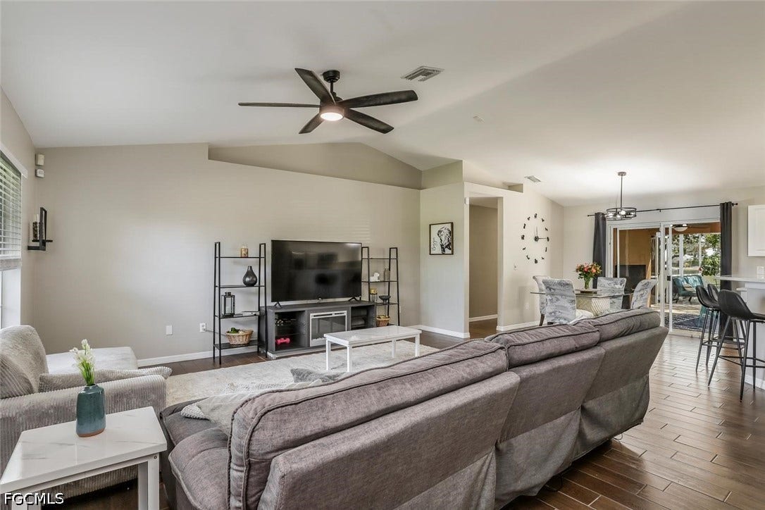 2241 NW 2nd Avenue, Cape Coral, FL 33993 Move-in ready!