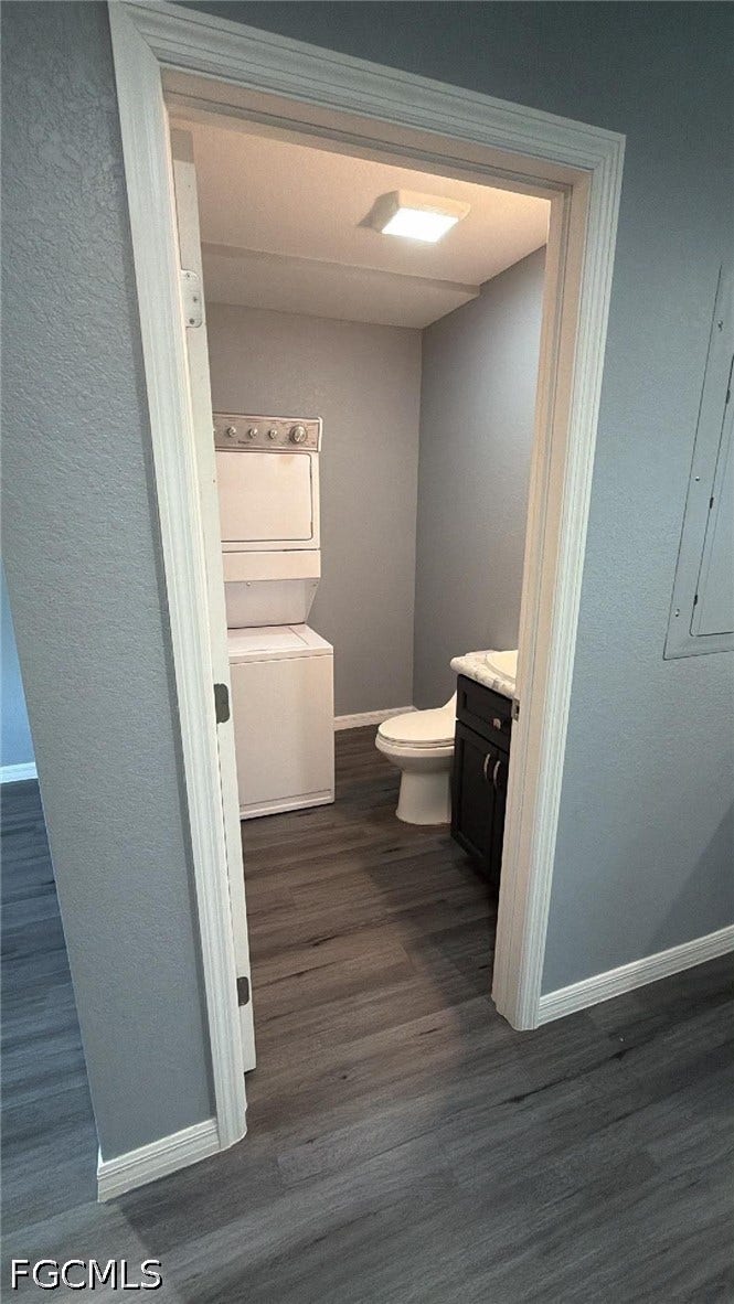130 NE 10th Place, Cape Coral, FL 33909
