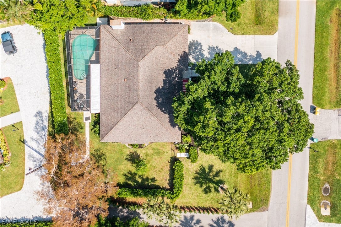 237 Burning Tree Drive, Naples, FL 34105