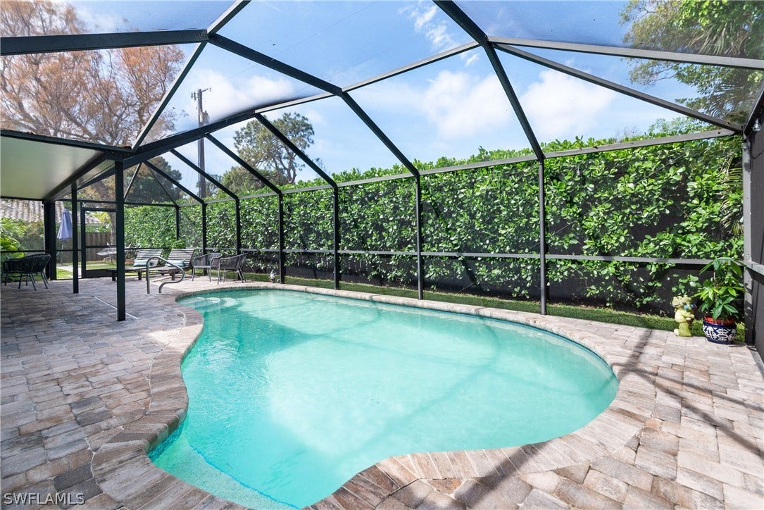 237 Burning Tree Drive, Naples, FL 34105