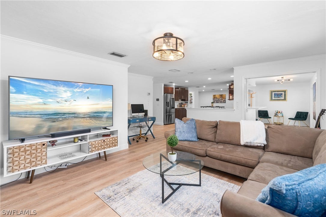 237 Burning Tree Drive, Naples, FL 34105