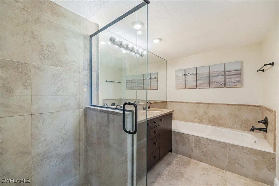 6025 Chardonnay Lane, #103, Naples, FL 34119 6025 Chardonnay Lane, #103, Naples, FL 34119