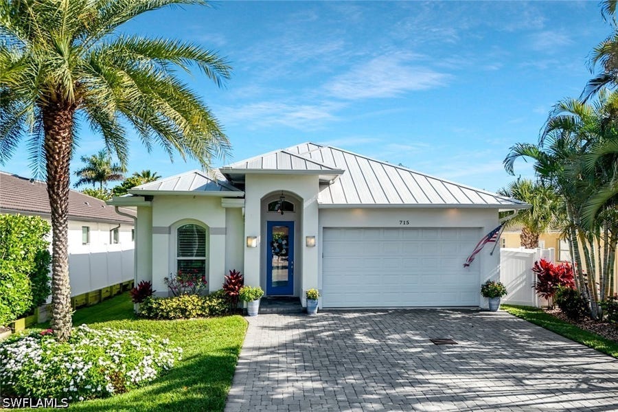 Property photo for 715 102nd Avenue N, Naples, FL