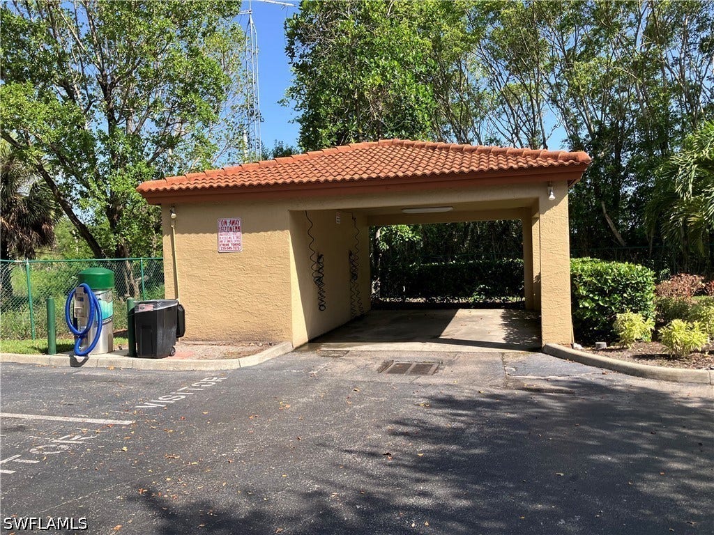 8920 Colonnades Court E, #516, Bonita Springs, FL 34135 Car Wash and Vacuum area
