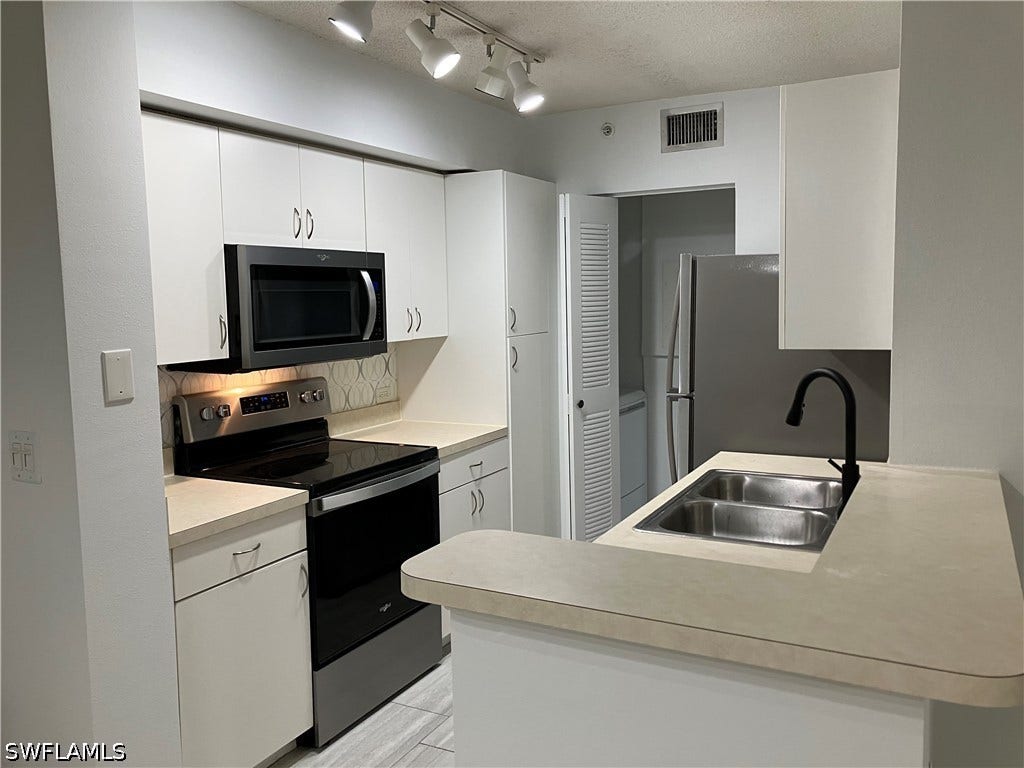 8920 Colonnades Court E, #516, Bonita Springs, FL 34135 KITCHEN APPLIANCES NEW 2022