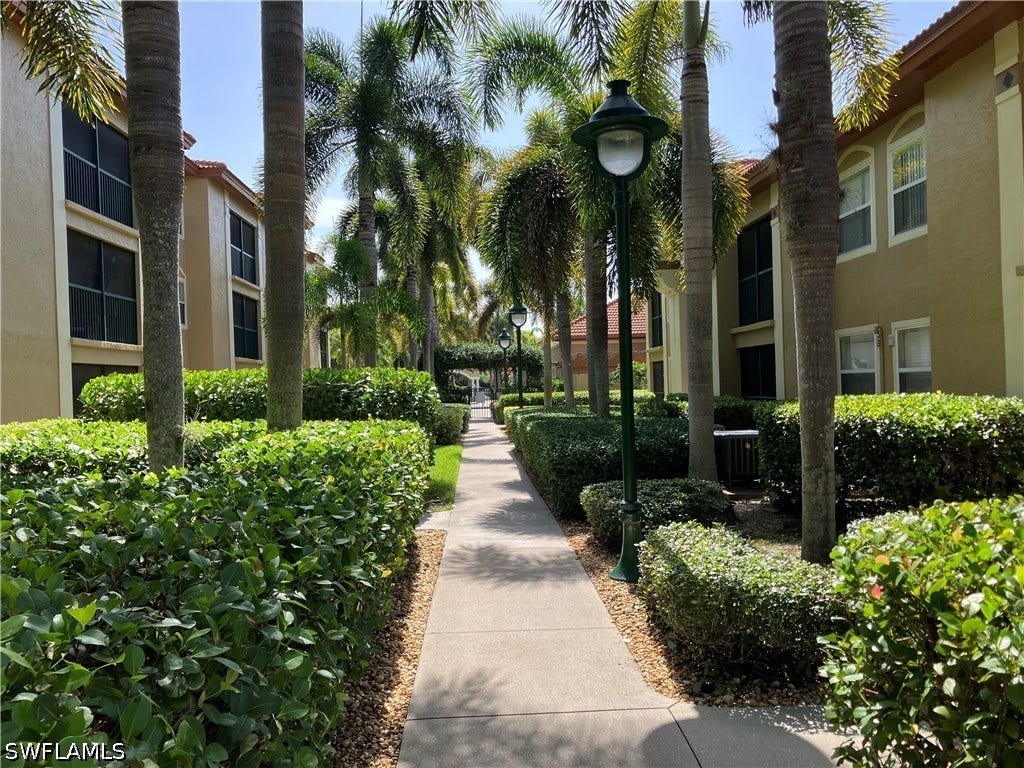 8920 Colonnades Court E, #516, Bonita Springs, FL 34135 WALKING PATHS THROUGH OUT THE COMMUNITY