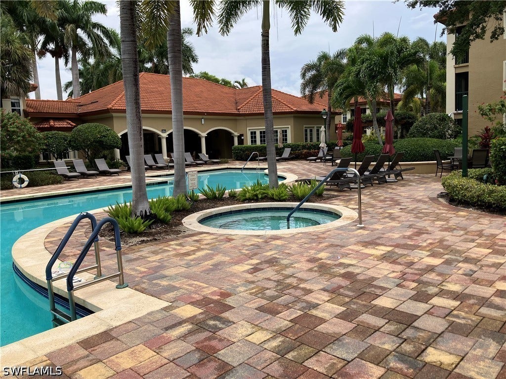 8920 Colonnades Court E, #516, Bonita Springs, FL 34135 SPA ADJACENT TO THE POOL