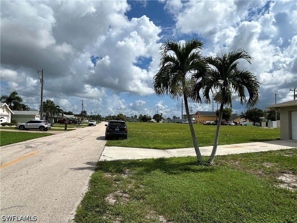 3805/3807 SE 15th Place, Cape Coral, FL 33904 3805/3807 SE 15th Place, Cape Coral, FL 33904