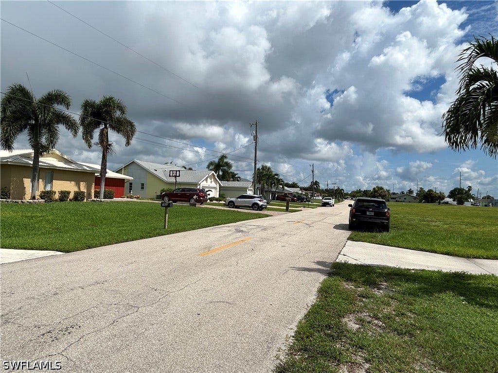 3805/3807 SE 15th Place, Cape Coral, FL 33904 3805/3807 SE 15th Place, Cape Coral, FL 33904