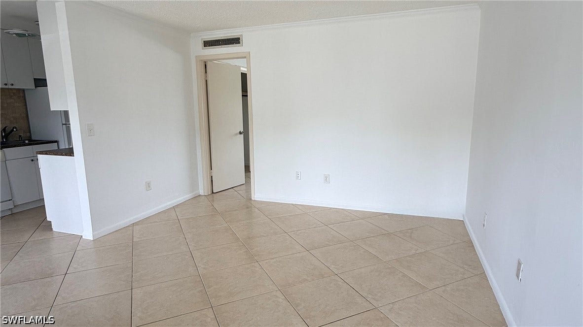 3250 10th Street N, #B2, Naples, FL 34103