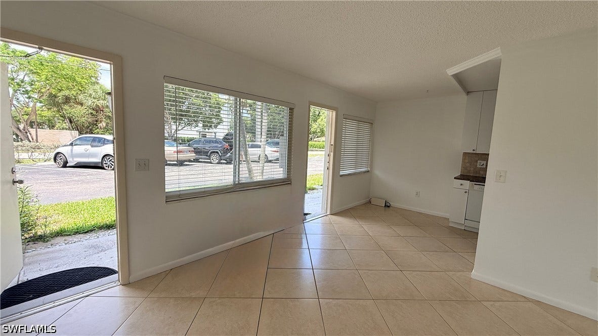 3250 10th Street N, #B2, Naples, FL 34103