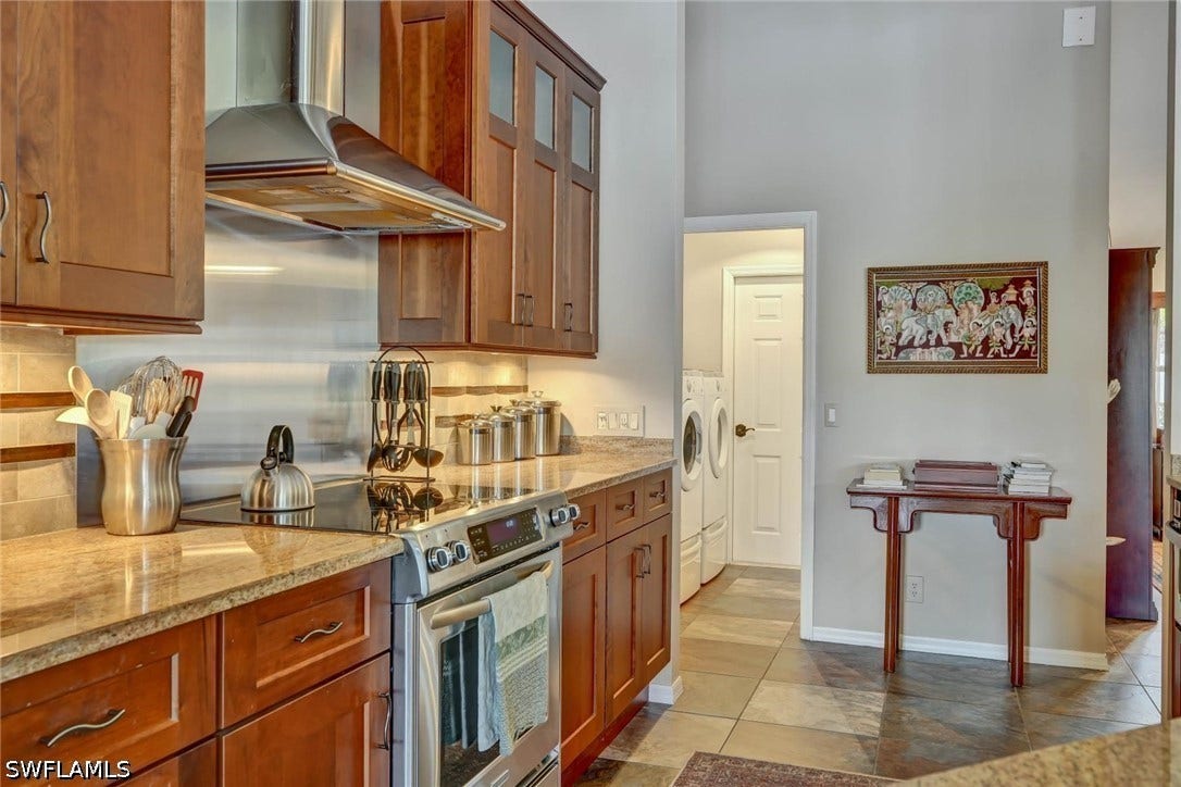 1982 E Crown Pointe Boulevard, Naples, FL 34112