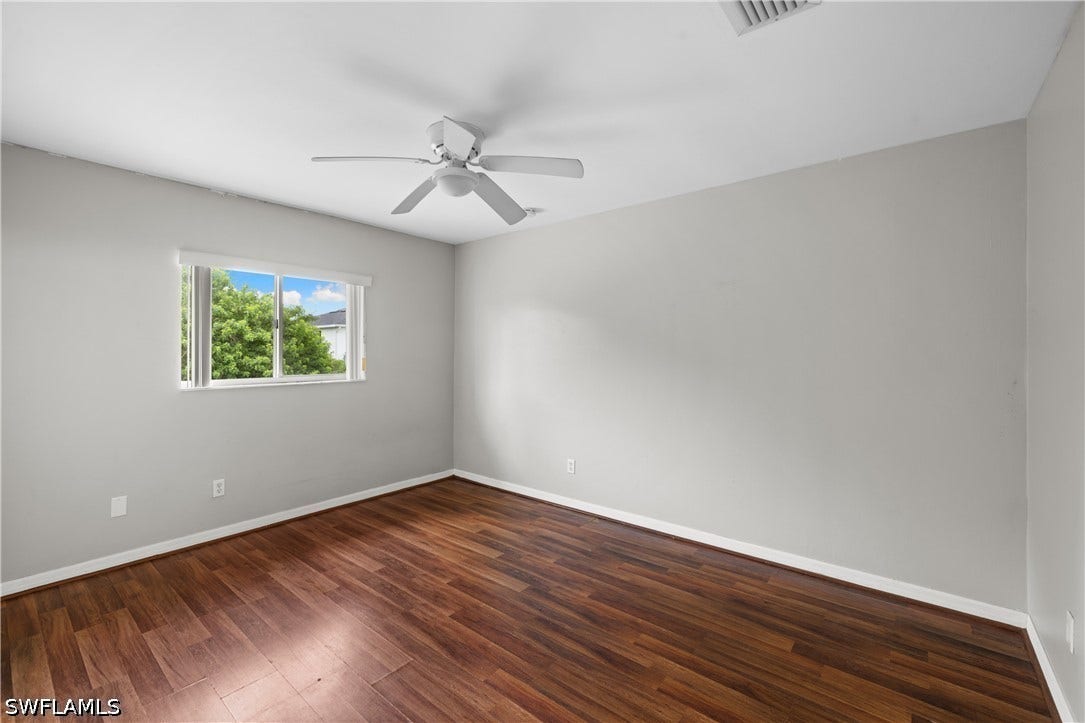 909/911 Jaguar Boulevard, Lehigh Acres, FL 33974 909/911 Jaguar Boulevard, Lehigh Acres, FL 33974