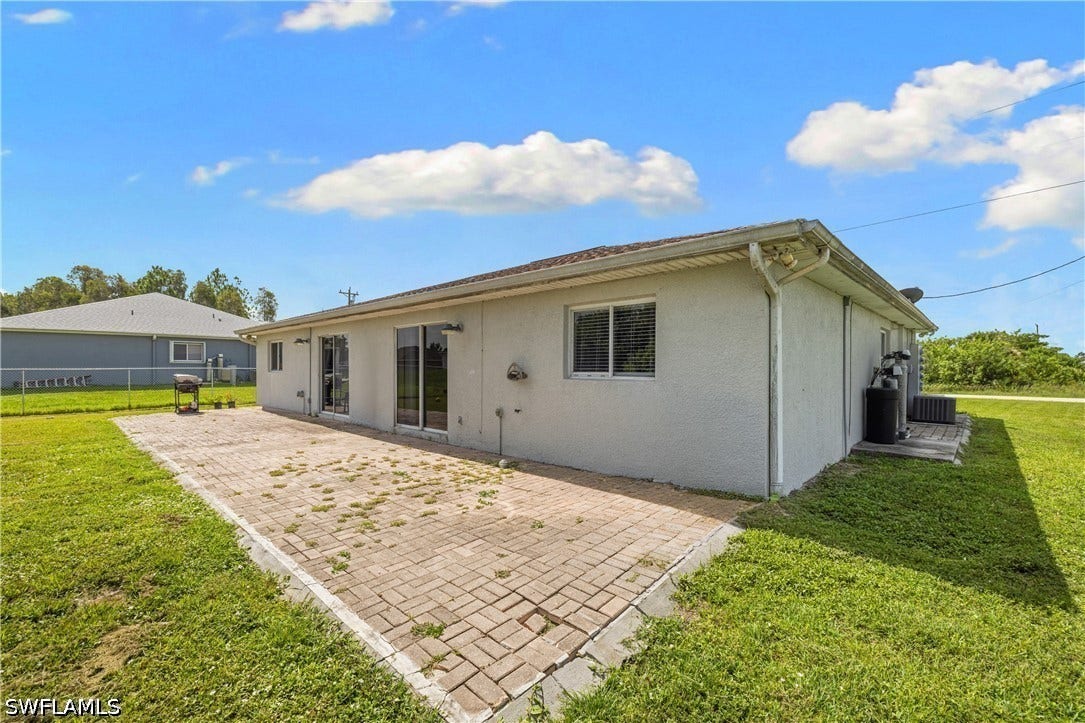 909/911 Jaguar Boulevard, Lehigh Acres, FL 33974 909/911 Jaguar Boulevard, Lehigh Acres, FL 33974
