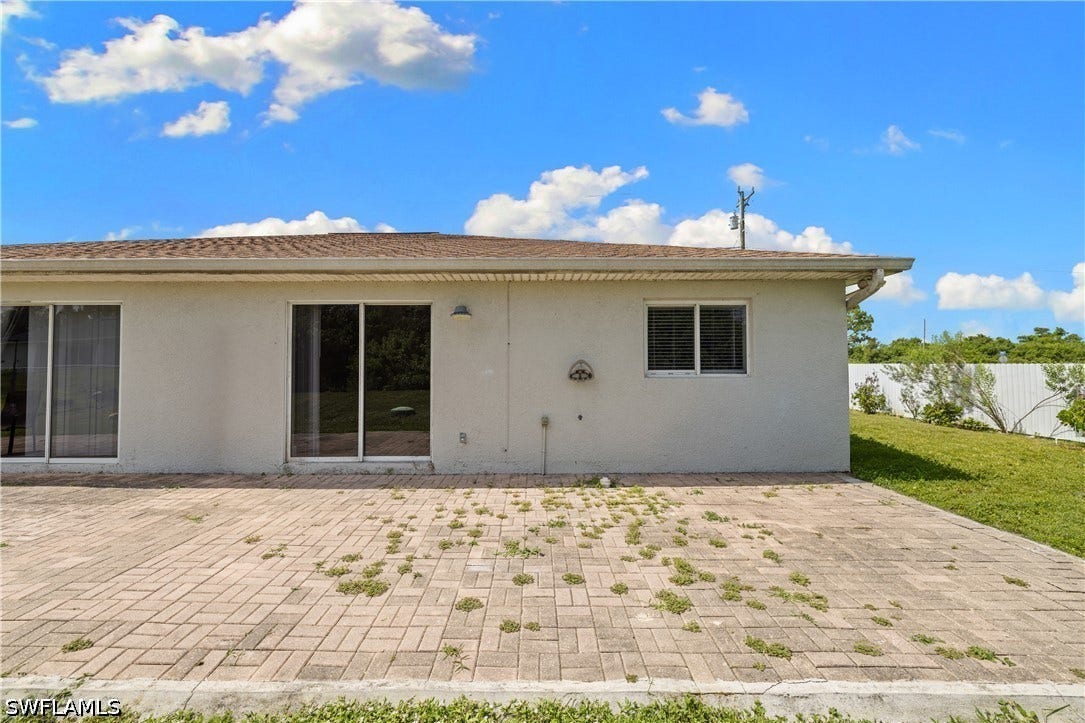 909/911 Jaguar Boulevard, Lehigh Acres, FL 33974 909/911 Jaguar Boulevard, Lehigh Acres, FL 33974