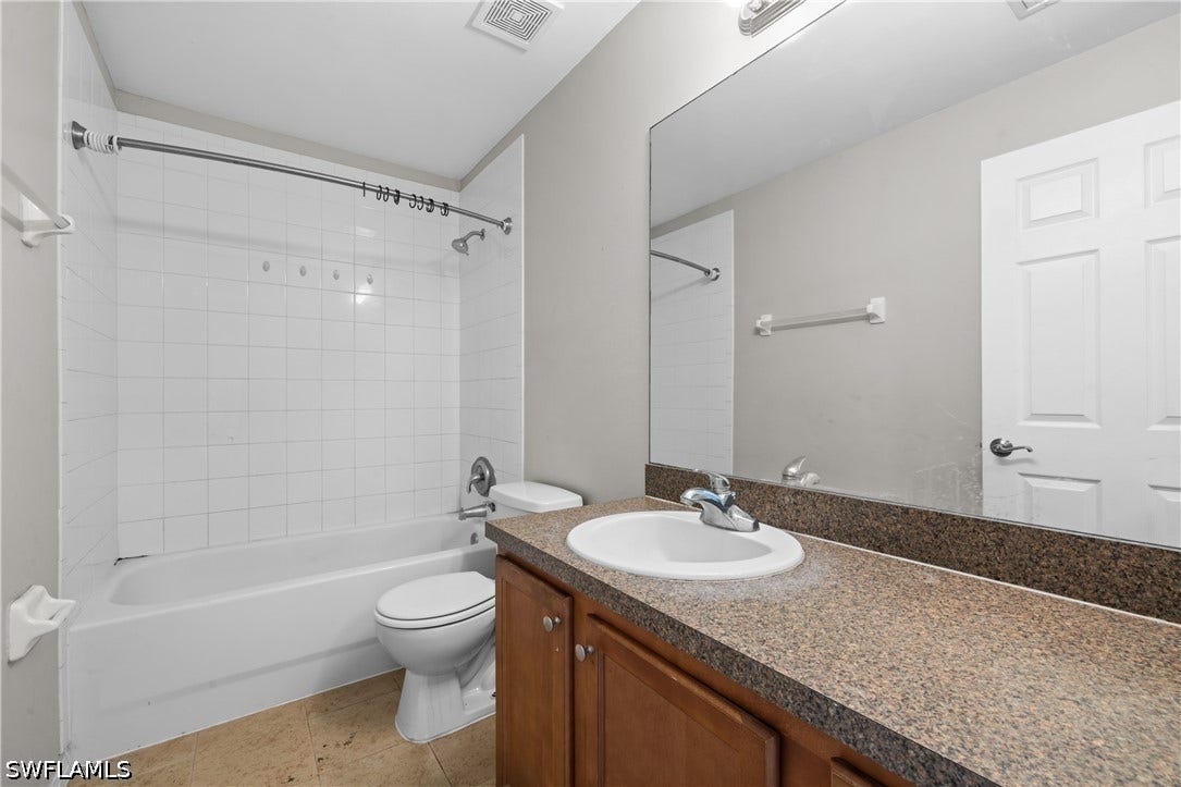 909/911 Jaguar Boulevard, Lehigh Acres, FL 33974 909/911 Jaguar Boulevard, Lehigh Acres, FL 33974