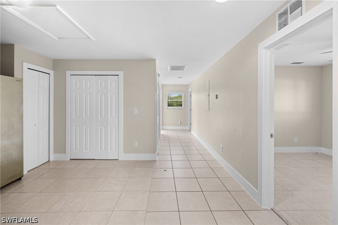 909/911 Jaguar Boulevard, Lehigh Acres, FL 33974 909/911 Jaguar Boulevard, Lehigh Acres, FL 33974