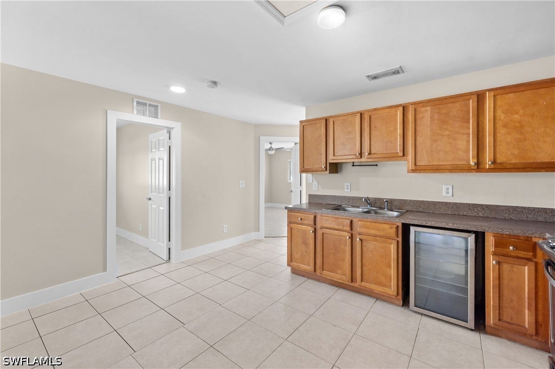 909/911 Jaguar Boulevard, Lehigh Acres, FL 33974 909/911 Jaguar Boulevard, Lehigh Acres, FL 33974